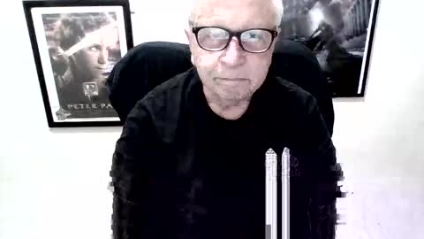 Snapshot of funclemike chatting on October 19, 3:56 pm funclemike online show from October 19, 3:56 pm