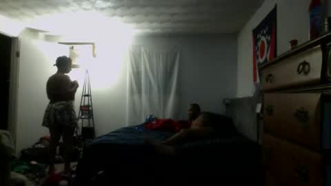 Snapshot of fundreams100 chatting on December 16, 4:17 am FunDreams online show from December 16, 4:17 am