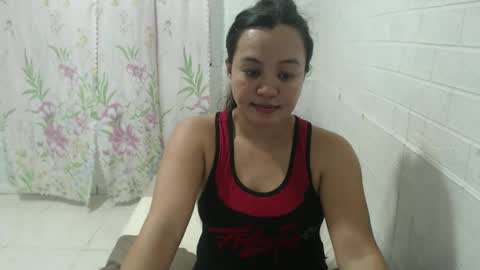 Snapshot of funluvnpinay4u chatting on November 18, 5:34 am MAE online show from November 18, 5:34 am