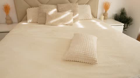 Snapshot of funny_to_see_you_here chatting on November 26, 11:22 am Katy Noel - online show from November 26, 11:22 am