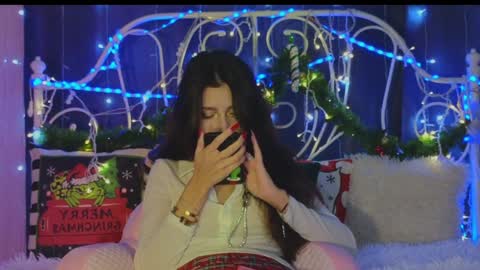 Snapshot of funny_whotsss chatting on January 4, 2:25 am Tiffany online show from January 4, 2:25 am