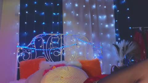 Snapshot of funny_whotsss chatting on February 23, 11:47 pm Tiffany online show from February 23, 11:47 pm