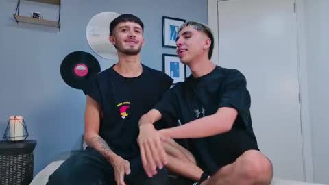 gabriel_and_geronimo online show from September 26, 2:04 am