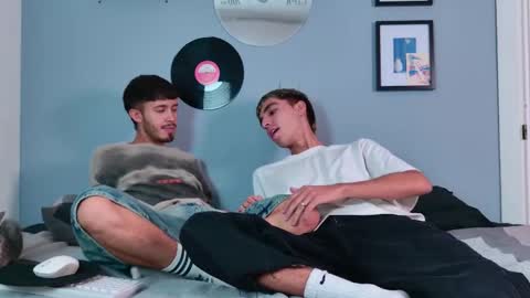 gabriel_and_geronimo online show from October 23, 2:44 am