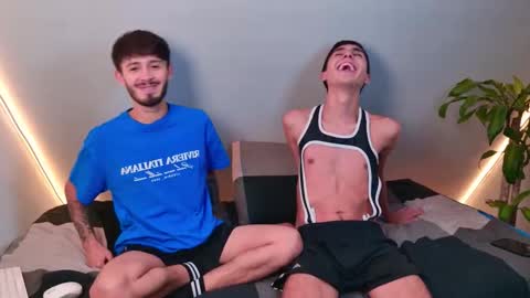 gabriel_and_geronimo online show from December 2, 4:18 am