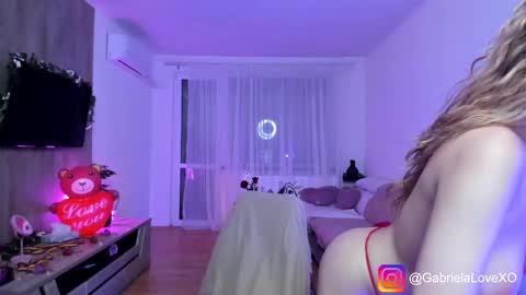 Snapshot of gabrielalove_ chatting on February 16, 11:26 pm Gabrielaaaa online show from February 16, 11:26 pm