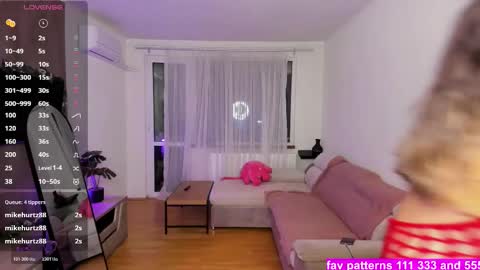 Snapshot of gabrielalove_ chatting on November 23, 8:52 pm Gabrielaaaa online show from November 23, 8:52 pm