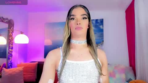 Snapshot of gabrielats23 chatting on January 19, 6:42 am Gabriela online show from January 19, 6:42 am