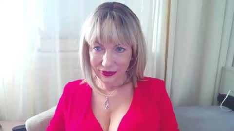 Snapshot of gabriellemature chatting on October 29, 7:21 am GabrielleMature online show from October 29, 7:21 am