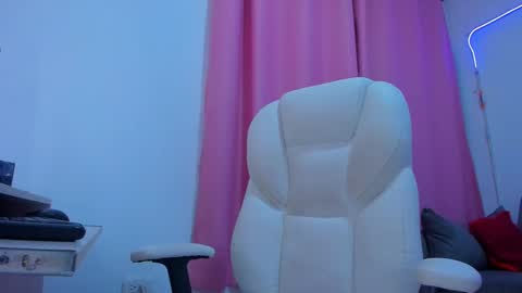 gaby online show from October 4, 1:53 pm