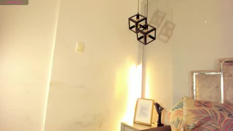 gabyyjones online show from October 9, 11:30 am