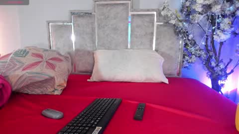 gabyyjones online show from October 25, 11:29 am