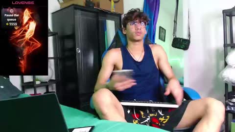 Snapshot of gael_jones chatting on September 17, 4:25 am gael_jones online show from September 17, 4:25 am