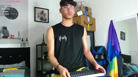 Snapshot of gael_jones chatting on September 23, 2:58 am gael_jones online show from September 23, 2:58 am