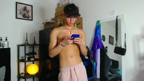 Snapshot of gael_jones chatting on September 25, 2:37 am gael_jones online show from September 25, 2:37 am