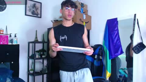 Snapshot of gael_jones chatting on October 5, 5:39 am gael_jones online show from October 5, 5:39 am