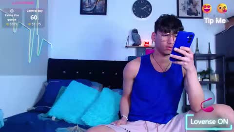 Snapshot of gael_jones chatting on October 6, 3:48 am gael_jones online show from October 6, 3:48 am