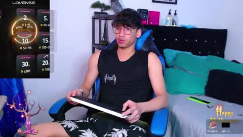 Snapshot of gael_jones chatting on October 14, 8:15 am gael_jones online show from October 14, 8:15 am