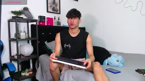 Snapshot of gael_jones chatting on October 26, 5:02 am gael_jones online show from October 26, 5:02 am