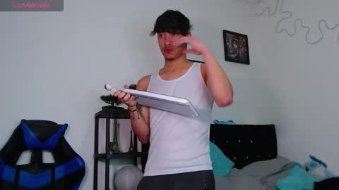 Snapshot of gael_jones chatting on October 27, 5:33 am gael_jones online show from October 27, 5:33 am