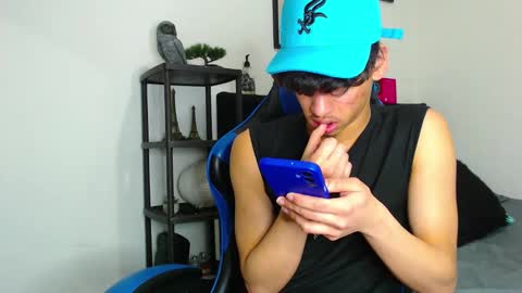 Snapshot of gael_jones chatting on November 27, 2:35 am gael_jones online show from November 27, 2:35 am