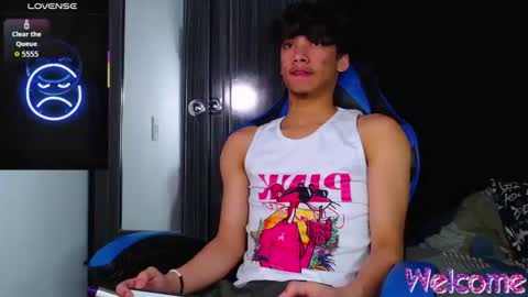 Snapshot of gael_jones chatting on December 16, 6:40 am gael_jones online show from December 16, 6:40 am