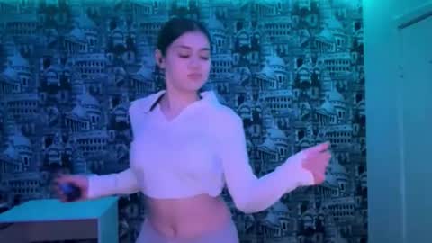 Abigail online show from December 15, 7:07 pm