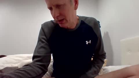 Snapshot of gamerboy200 chatting on October 23, 2:22 am gamerboy200 online show from October 23, 2:22 am