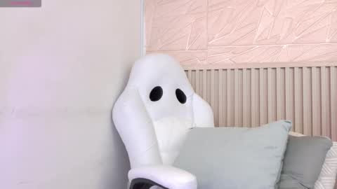 gaviluc_ online show from October 11, 10:36 am