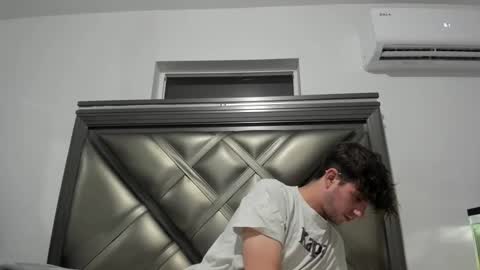 Snapshot of gayndepressed chatting on September 19, 2:46 am Trace online show from September 19, 2:46 am