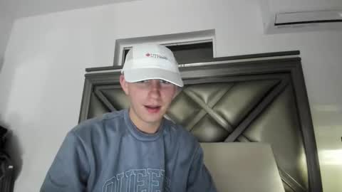 Snapshot of gayndepressed chatting on October 15, 1:28 am Trace online show from October 15, 1:28 am