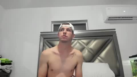 Snapshot of gayndepressed chatting on November 14, 5:39 am Trace online show from November 14, 5:39 am