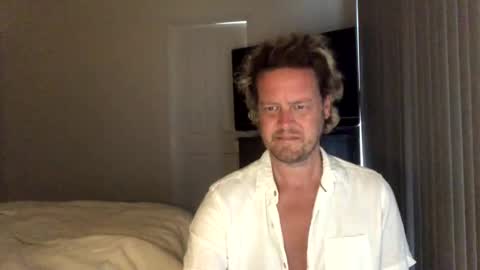 gcsurfer81 online show from December 2, 7:47 am