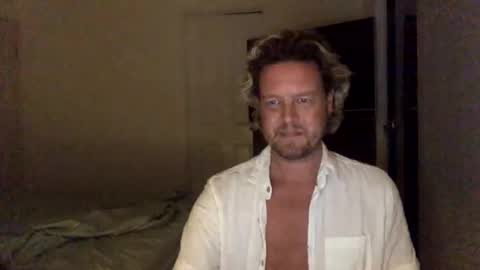 gcsurfer81 online show from December 4, 9:07 am