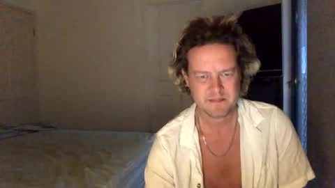 gcsurfer81 online show from January 1, 8:35 am