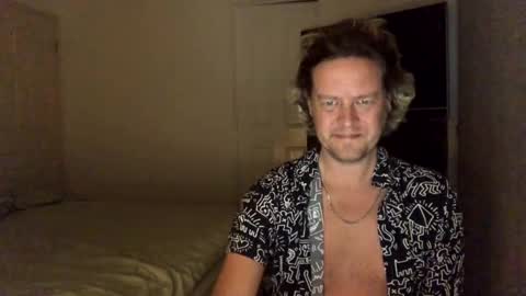 gcsurfer81 online show from January 3, 9:04 am