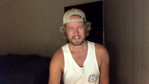 gcsurfer81 online show from February 17, 8:19 am