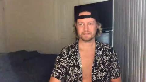 gcsurfer81 online show from February 23, 11:04 pm