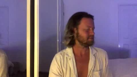 gcsurfer81 online show from October 21, 8:37 am