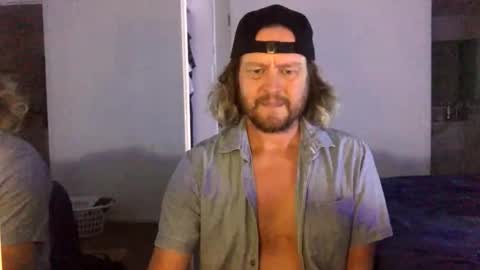 gcsurfer81 online show from December 17, 9:15 am