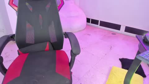 Snapshot of geanna_rose chatting on January 9, 9:27 am geanna_rose online show from January 9, 9:27 am