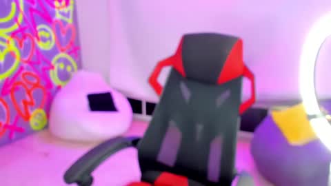 Snapshot of geanna_rose chatting on January 25, 1:19 pm geanna_rose online show from January 25, 1:19 pm