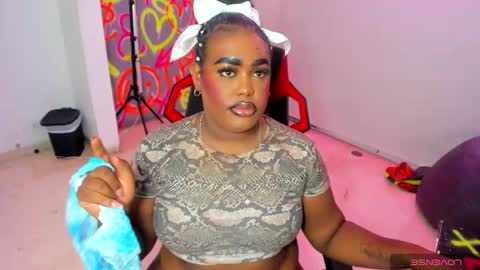 Snapshot of geanna_rose chatting on November 19, 11:32 am geanna_rose online show from November 19, 11:32 am