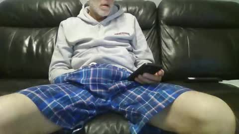 Snapshot of geeezer64 chatting on October 30, 11:49 pm geeezer64 online show from October 30, 11:49 pm