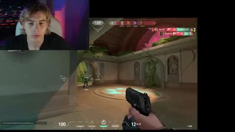 Snapshot of gemdominus chatting on November 4, 1:27 am Gem Dominus online show from November 4, 1:27 am