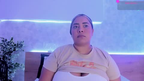 geminis muentes online show from January 9, 3:15 am