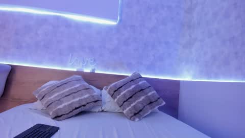 geminis muentes online show from February 4, 3:33 am