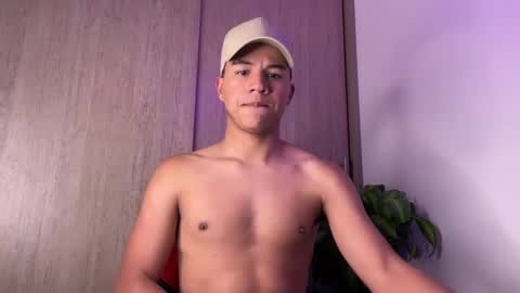 Snapshot of george_cams1 chatting on January 19, 12:28 am Jorge online show from January 19, 12:28 am