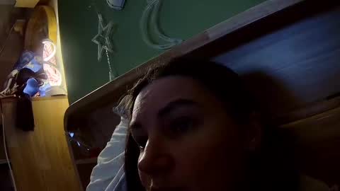 Anna online show from March 1, 8:31 pm