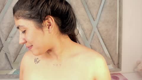 Snapshot of ghanimastrom chatting on January 19, 11:01 am Danna Astrom online show from January 19, 11:01 am